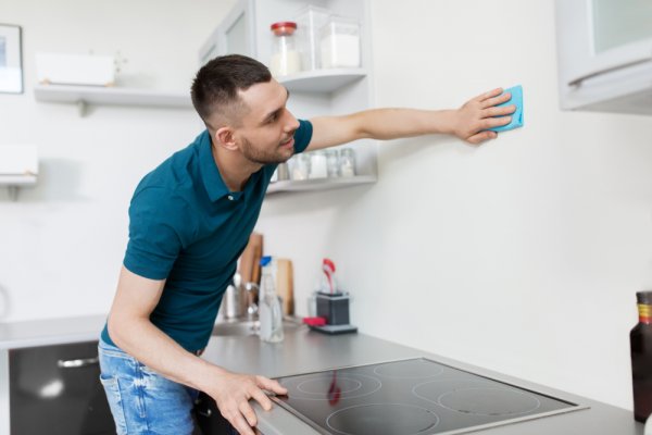 KITCHEN WALL CLEANING 1 